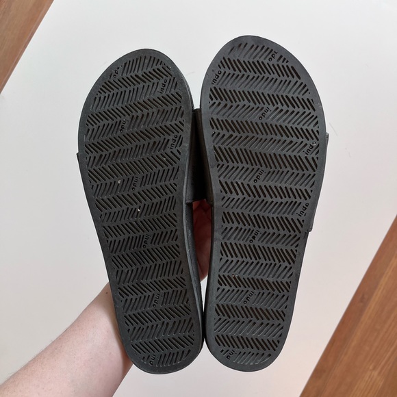 Modern Black Slides - Picture 3 of 4